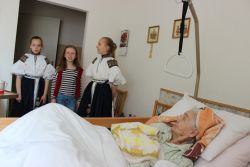 Deň matiek - vystúpenie detí z materskej škôlky - IMG_2731