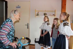 Deň matiek - vystúpenie detí z materskej škôlky - IMG_2736