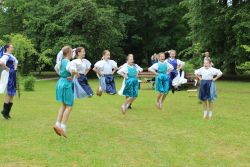 Dobový piknik v parku pri dss - zemianske podhradie - IMG_2753