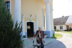 Výstava gobelínov, návšteva muzea holuby- rizner, fary a evanjelického kostola v zemianskom podhradí - IMG_0693
