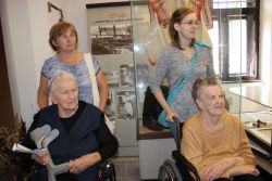 Výstava gobelínov, návšteva muzea holuby- rizner, fary a evanjelického kostola v zemianskom podhradí - IMG_0697
